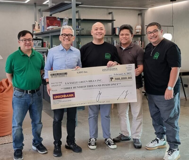 Batch ‘93 donates to scholarship fund 